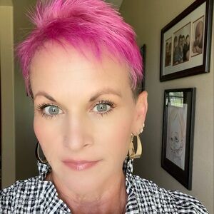 Meet your Posher, Carrie